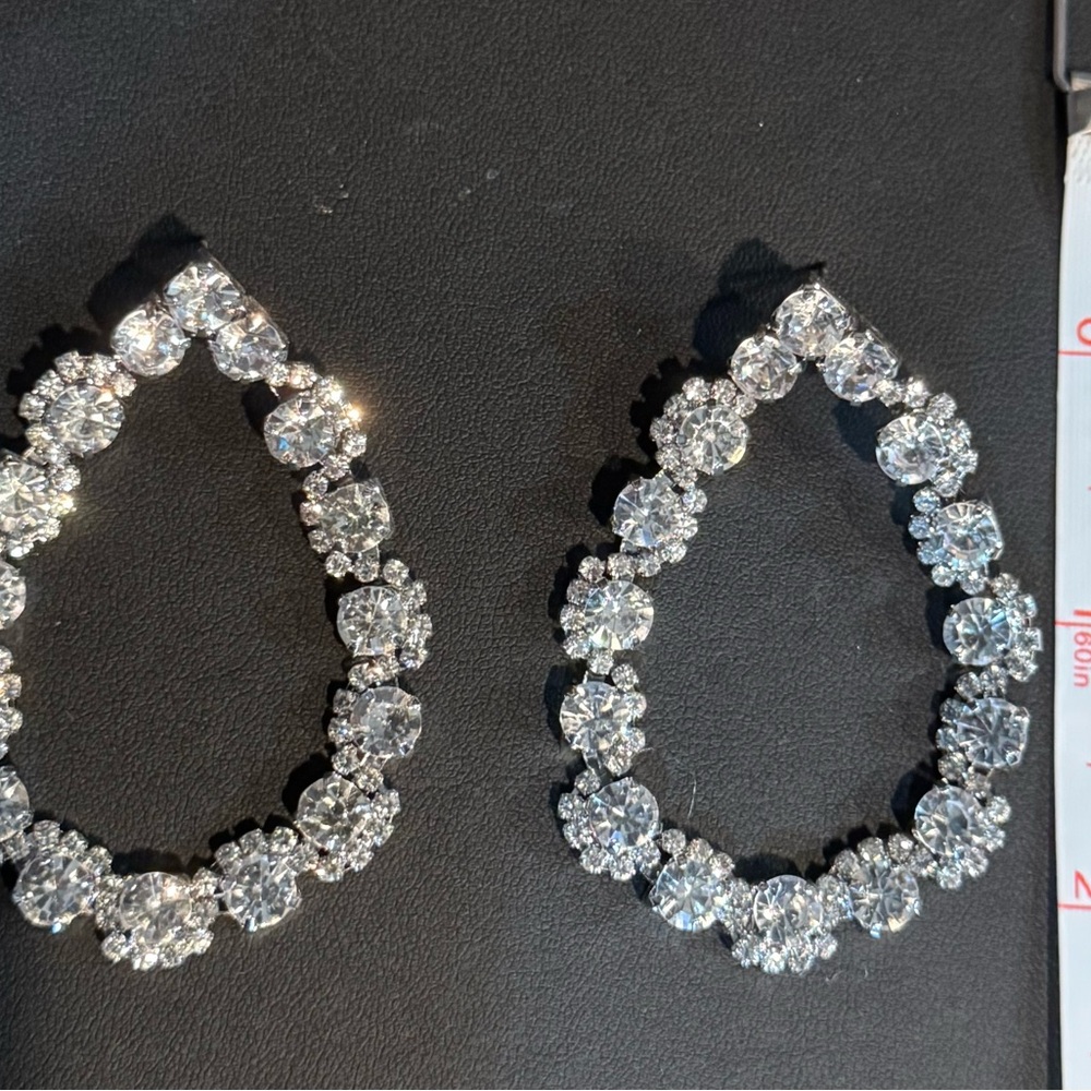 Sparkling Silver Teardrop Crystal Earrings